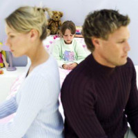 Bitter divorcees &#039;using children&#039;