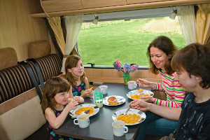 Family-Eating-New-Partner-300